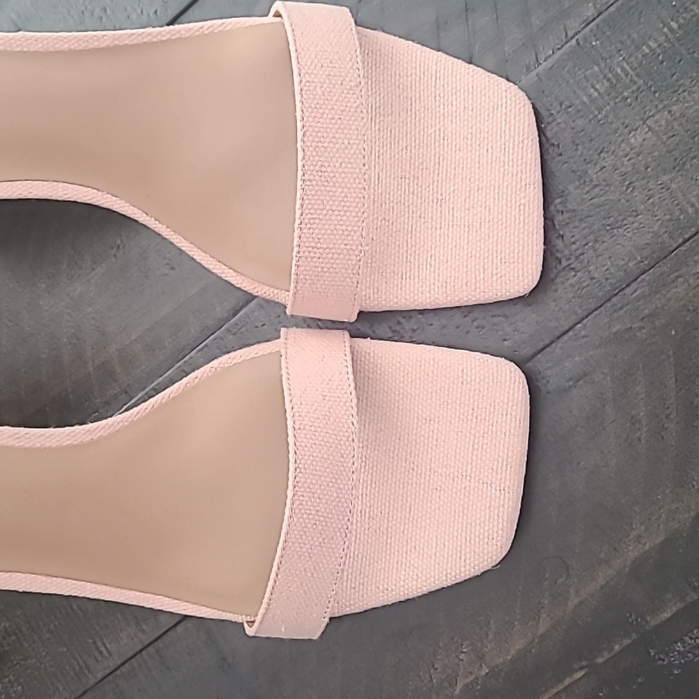 NWOT AND NWOB ABOUND SIZE 9 2' BLOCK HEELS - Picture 4 of 9
